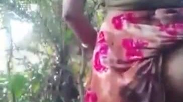 Indian hot bengali girl fuckking outdoor with audio