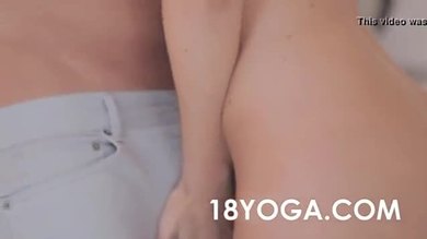 Sexo con instructor de yoga