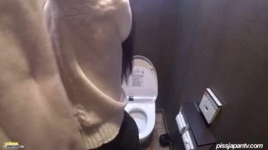 Japanese caught masturbating in the public toilet 3